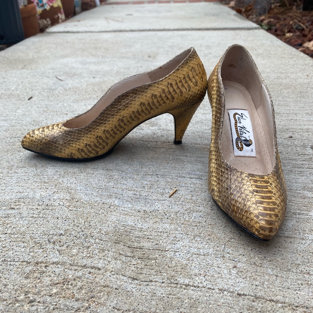Genuine vintage snake skin pumps